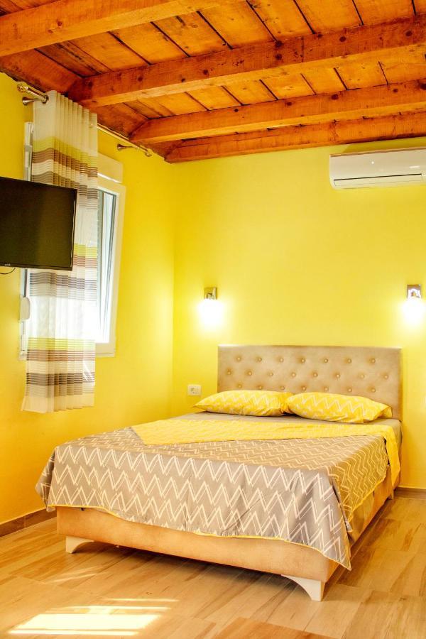 Apartments Stella Virpazar Luaran gambar